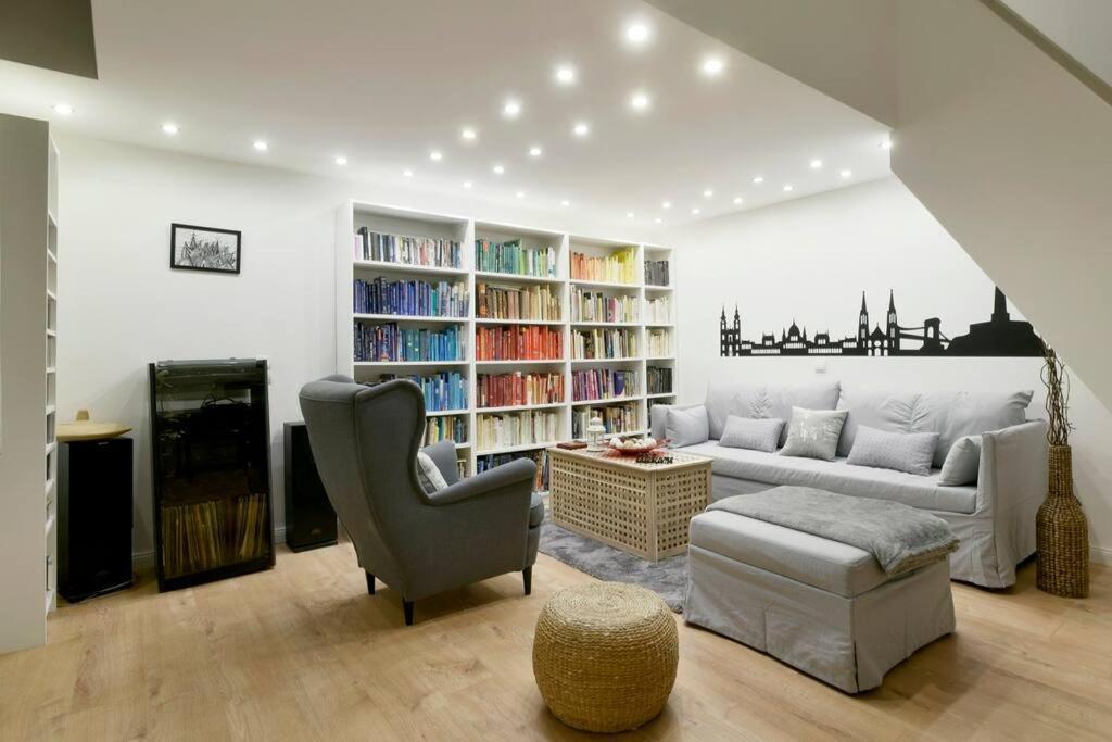 Appartamento Downtown Island Of Peace By Nw Budapest Esterno foto