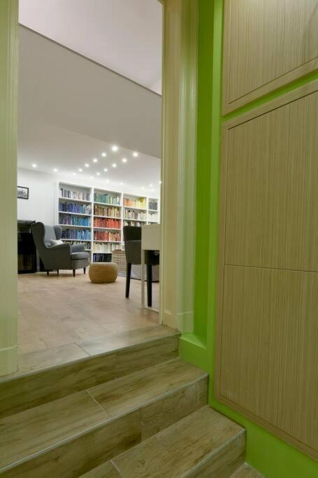 Appartamento Downtown Island Of Peace By Nw Budapest Esterno foto